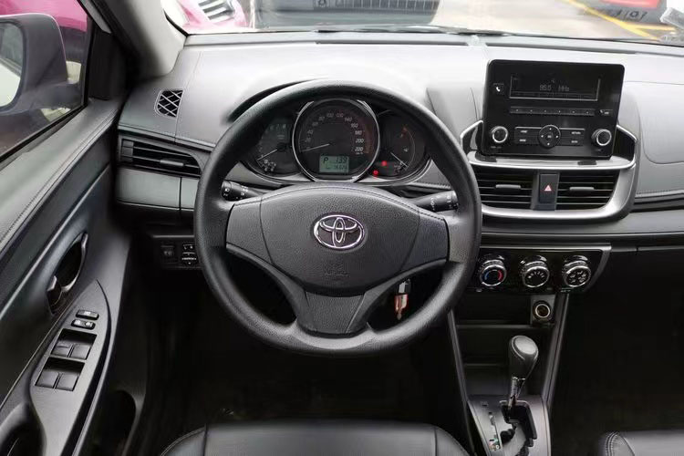 Toyota Yaris 2020 X 1.5L CVT610